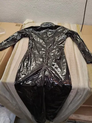 Mono brillante con cremallera