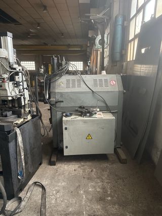 Curvadora Amob MAH 80/3 cnc