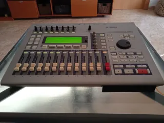 Yamaha AW16G Mesa de Mezclas Digital