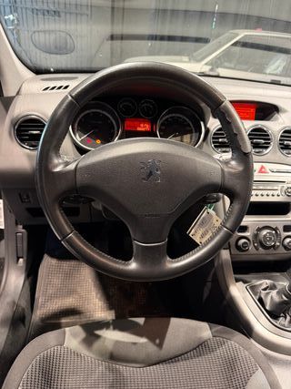 Peugeot 308 1.6 VTi 120 CV SPORT – 2010 – Gasolina