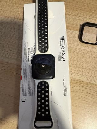 Apple Watch SE 44mm 2025