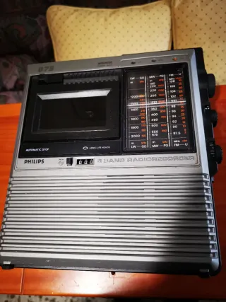 Radio Cassette Philips 073 Automatic 3 frecuencias