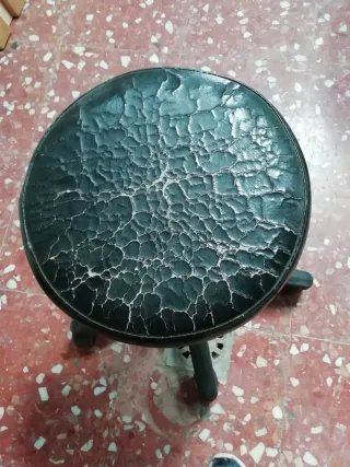 Taburete giratorio blanco y gris