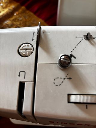 Macchina da cucire Singer Amica 20