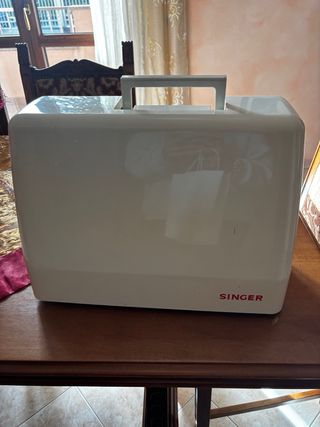 Macchina da cucire Singer Amica 20