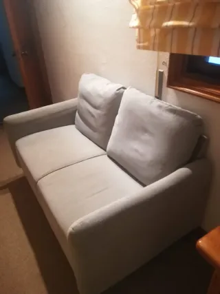 Divano a 2 posti grigio