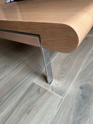Mesa auxiliar salón madera y metal