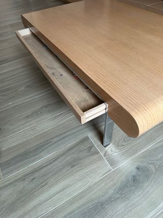 Mesa auxiliar salón madera y metal