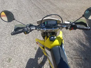 Suzuki DRZ400S Enduro Moto