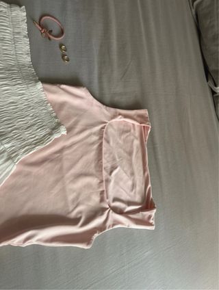 Conjunto Top Rosa y Falda Pantalón Blanca