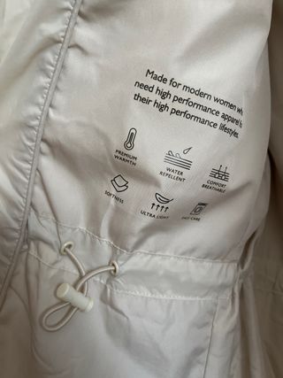 Plumífero ligero corto beige Springfield