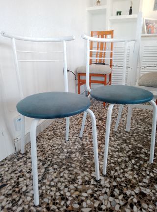 Juego de 2 sillas de hierro blancas