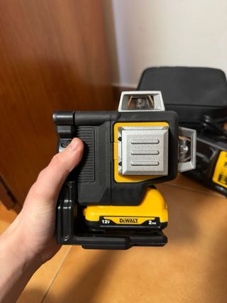 Livella laser DeWalt con batteria