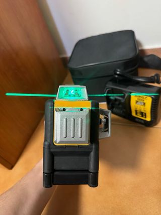 Livella laser DeWalt con batteria