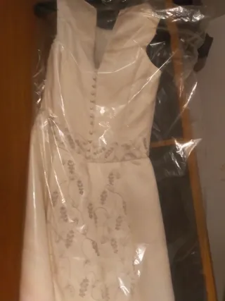 Vestido de Novia recién lavado y planchado