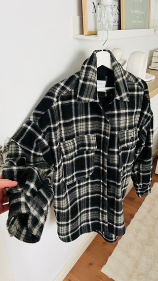 Chaqueta cuadros Bershka Talla XS