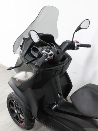 Piaggio MP3 350 Sport