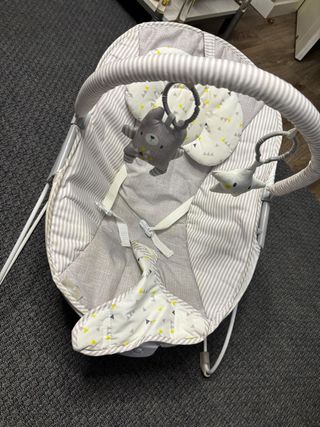 Hamaca infantil con música y vibración