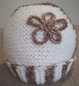 Gorro de lana tejido blanco y marrón