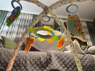 Gimnasio para bebé tipo flor