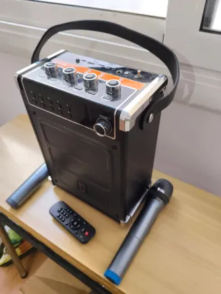 Karaoke JYX con micrófonos y mando