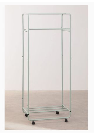 Burro perchero verde con ruedas