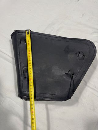 Harley-Davidson. Alforja de piel gruesa con rotura