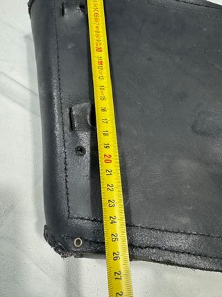 Harley-Davidson. Alforja de piel gruesa con rotura