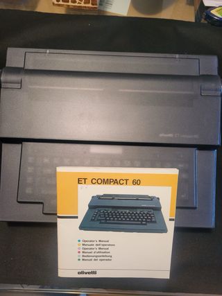 Máquina de Escribir Eléctrica Olivetti ET Compact