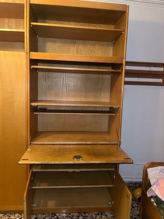 Armario grande de madera