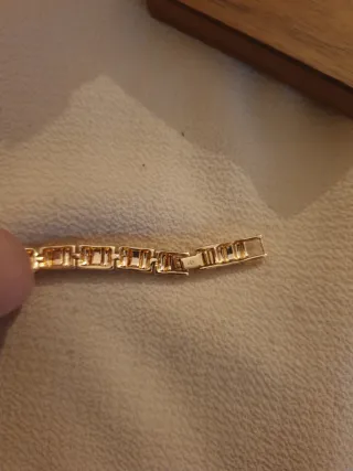 Pulsera chapada en oro con caja