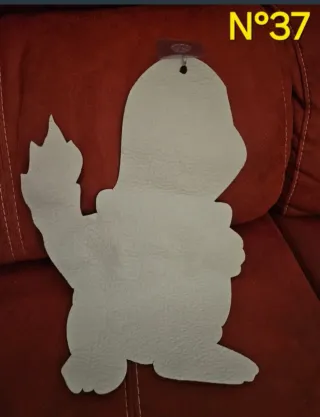 Diana Pokemon Charmander con Pelotas