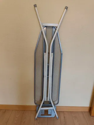 Tabla de planchar metálica