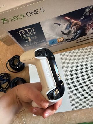 Xbox One S 1TB + 7 Juegos