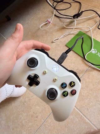 Xbox One S 1TB + 7 Juegos