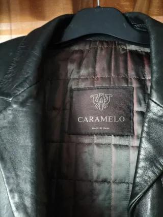 Chaqueta de piel CARAMELO negra