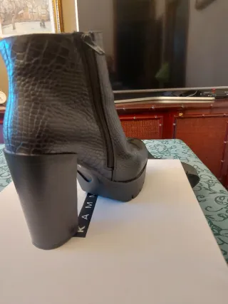 Stivaletti Kammi effetto coccodrillo n.39