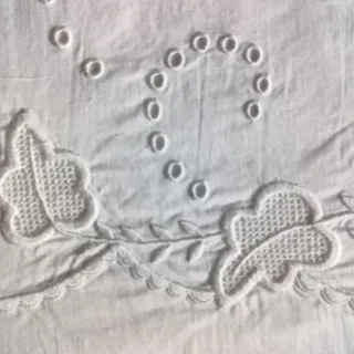 Sábanas de algodón bordadas