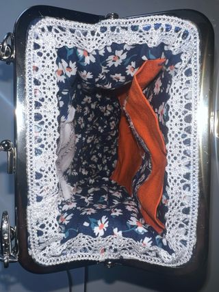 Bolsa artesanal (100% feita à mão)