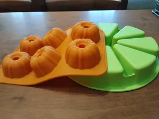 Due Stampi in silicone per dolci