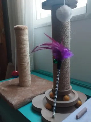 Lote 2 rascadores y juguete gatos