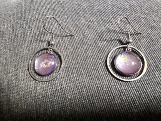 Pendientes Aro Morado con Estrella Dorada