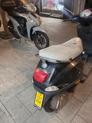 Vespa LX 50 Negra