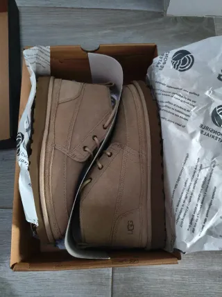 Botas UGG Neumel Moc T45 Nuevas