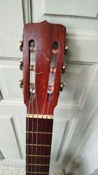 Guitarra José Ramírez antigua en buen estado