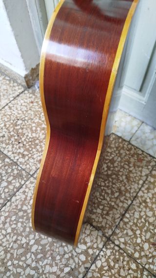 Guitarra José Ramírez antigua en buen estado