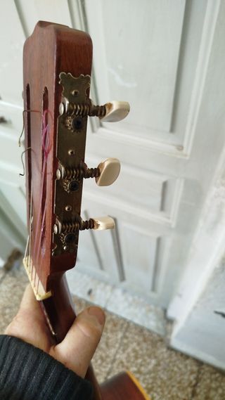 Guitarra José Ramírez antigua en buen estado