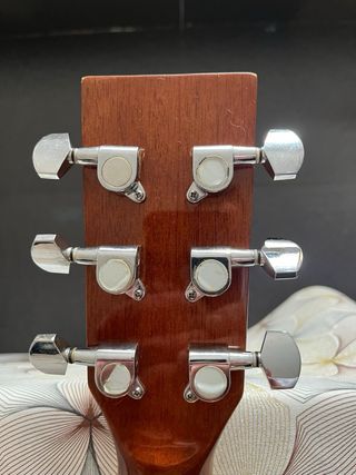 Guitarra Acústica Rochester con funda y accesorios