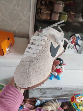 Zapatillas tipo Nike Cortez Beige.NO ORIGINALES