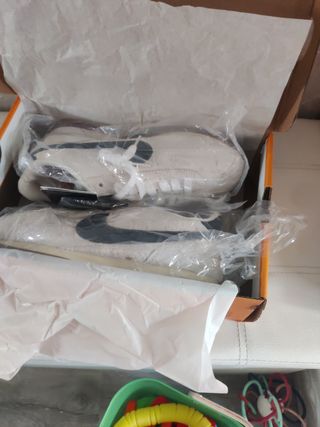 Zapatillas tipo Nike Cortez Beige.NO ORIGINALES